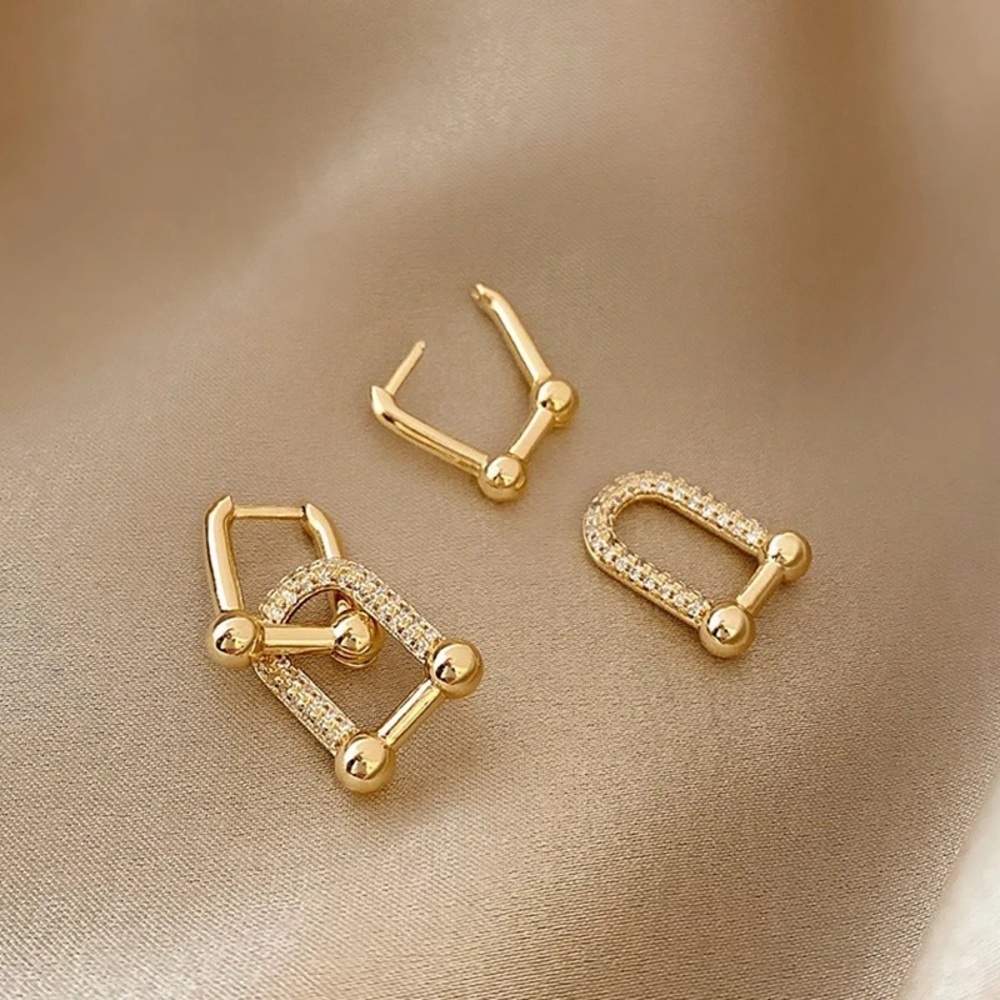 Anthro Crystal Horseshoe Mini Hinges U-Shaped 2-Dangle Drop Earrings Clear Dia - Picture 11 of 16